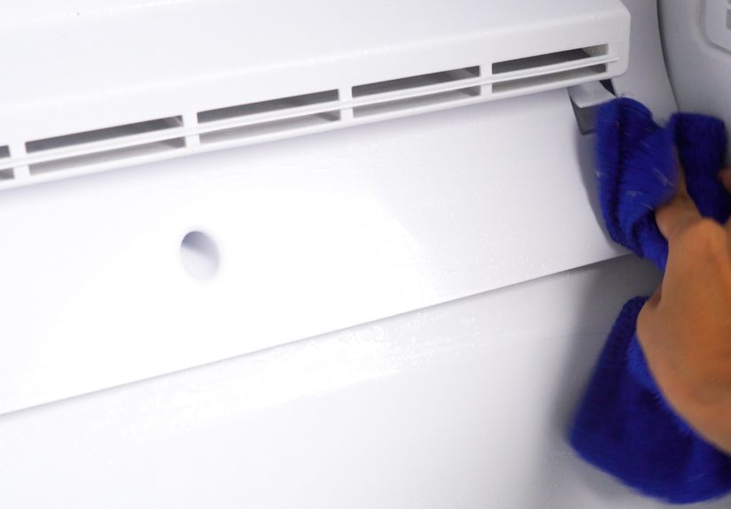 How to Deep Clean Your Refrigerator with Vinegar: 3 Easy Methods