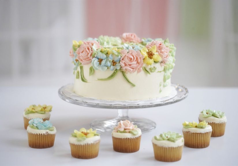 Make Your Own Frosting Flowers