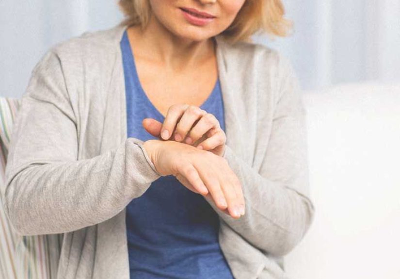 Tinea Manuum: Causes, Symptoms, and More