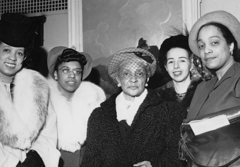 Accessories From the 1940s That Will Elevate Your Wardrobe