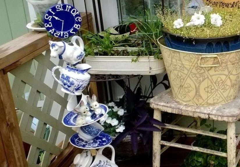 How to Make a Mad Hatter Tea Party Totem