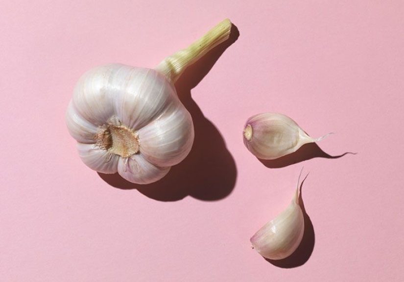 Garlic Allergy: Symptoms and More