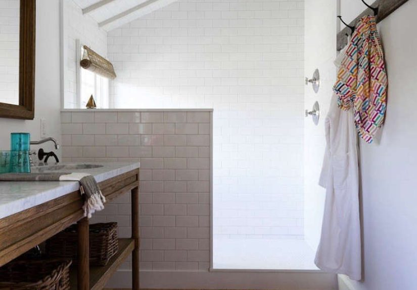 Steal This Look: A Masculine Beach House Bathroom