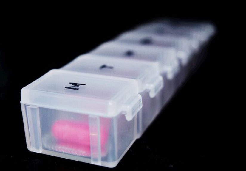 SSRI vs. SNRI: Differences, How They Work, and Side Effects